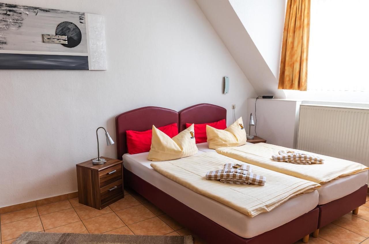 הירט Hotel Schuetze Superior מראה חיצוני תמונה
