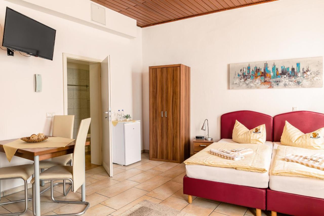 הירט Hotel Schuetze Superior מראה חיצוני תמונה